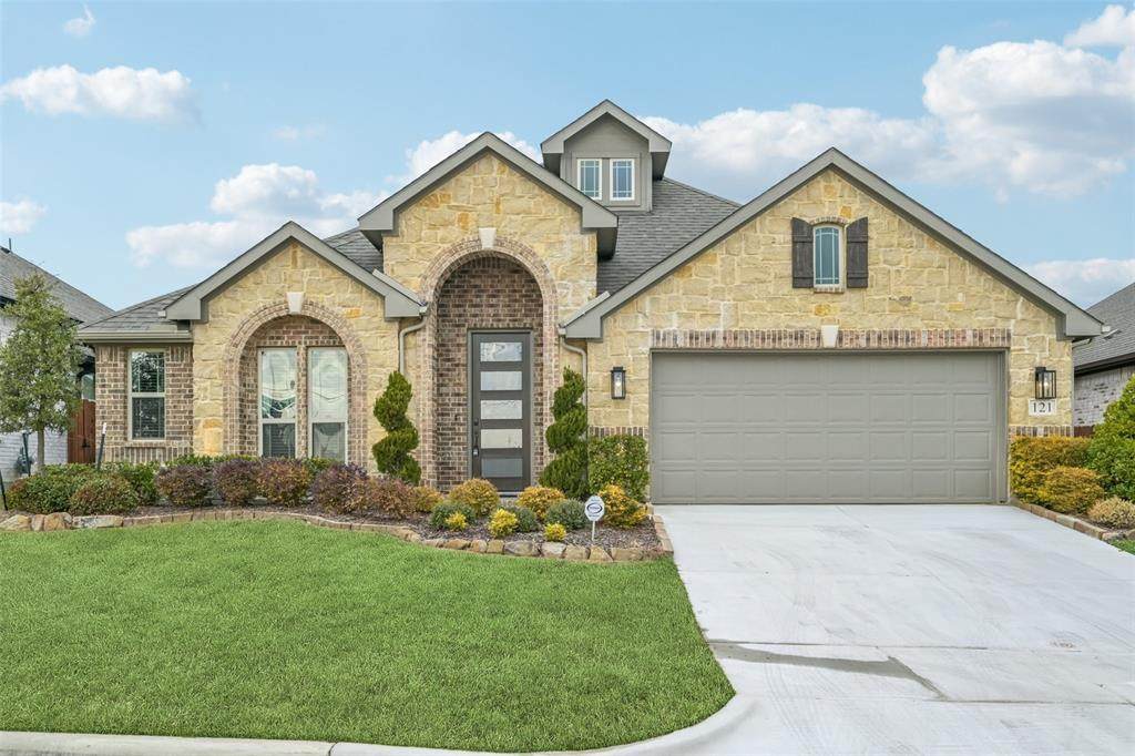 121 Emperor Oak Court - Photo 1