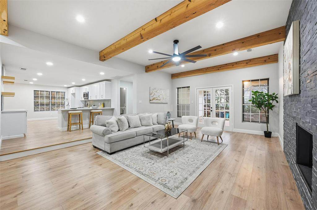 1806 Burr Oak Street - Photo 1