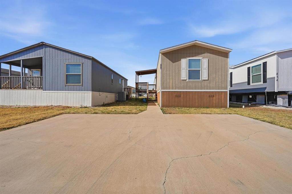 438 Benjamin - Photo 1