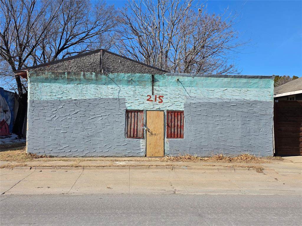215 Beckley Avenue - Photo 1
