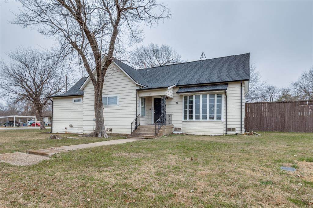 108 Baker Street - Photo 1