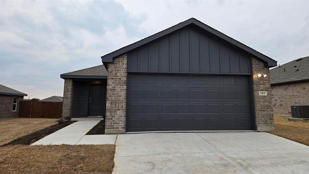103 Choctaw Drive - Photo 1