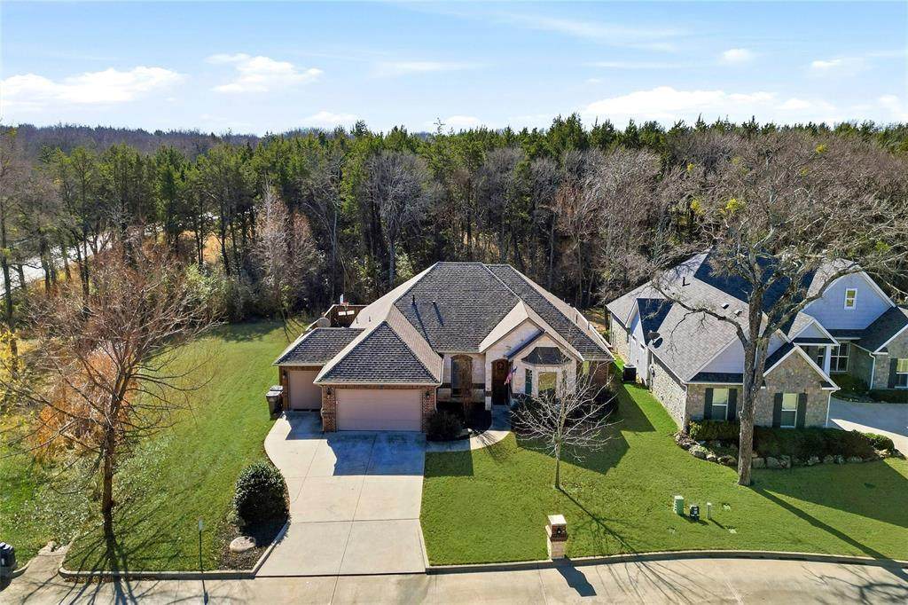 21 Lone Oak Boulevard - Photo 1