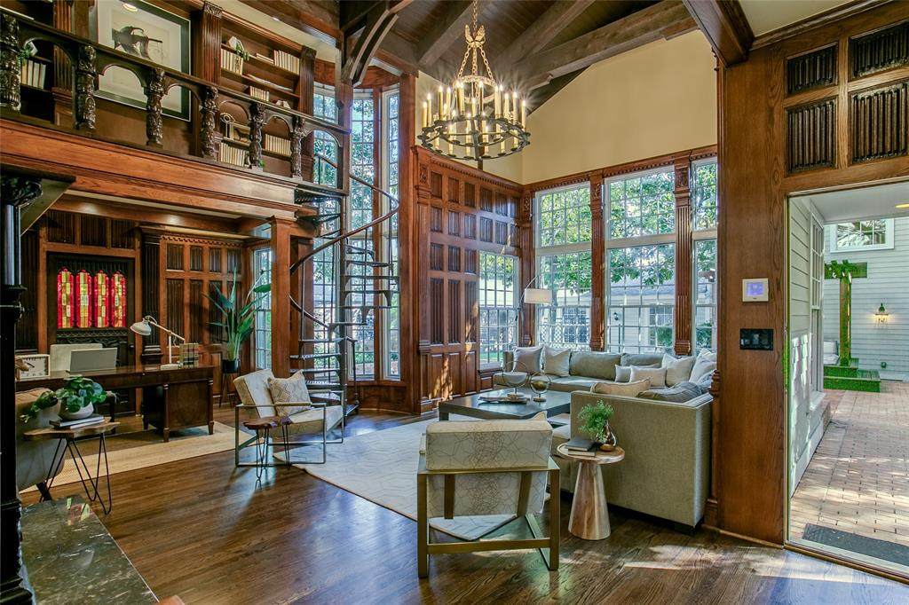 2916 Sale Street - Photo 1