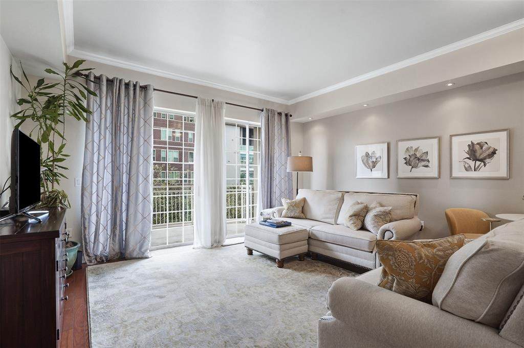 3225 Turtle Creek Boulevard - Photo 1