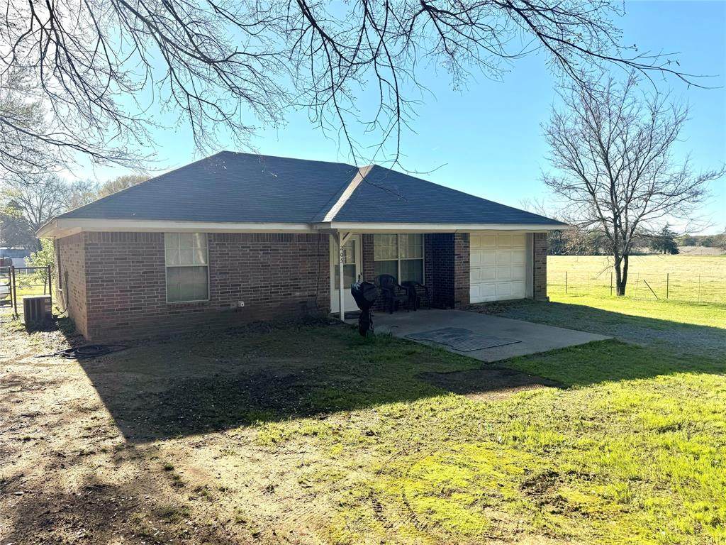 205 County Road 1135 - Photo 1