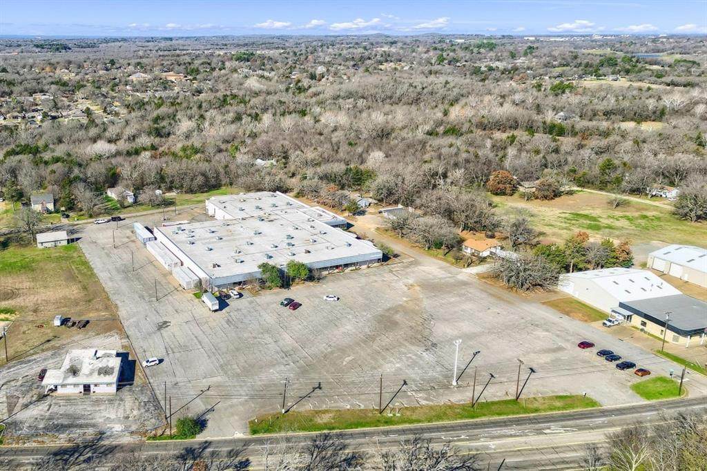 3101 Woodlawn Boulevard - Photo 1