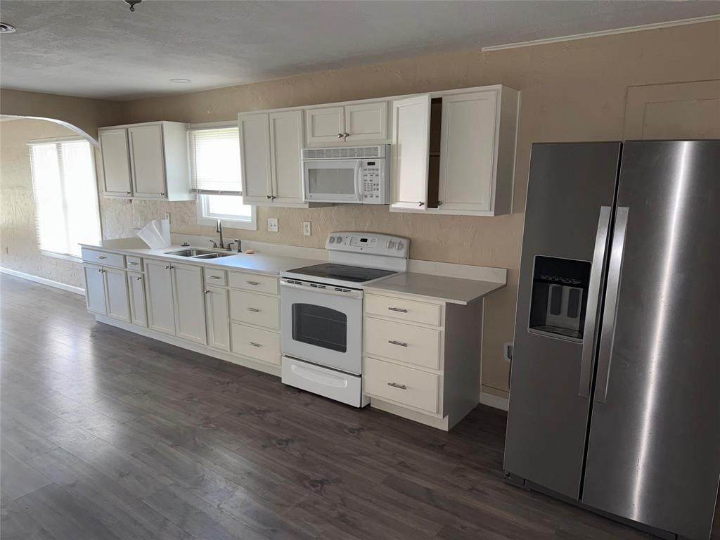 320 2nd Street - Photo 1