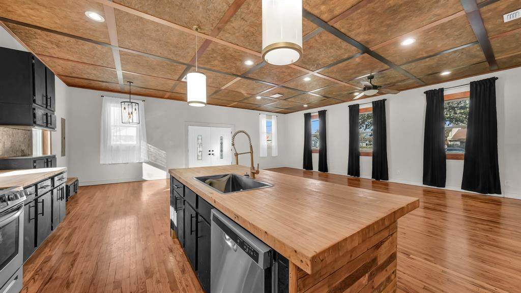 405 Bowie Drive - Photo 1