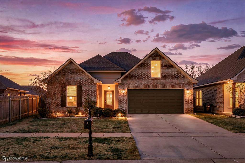 204 Hyperion Street - Photo 1