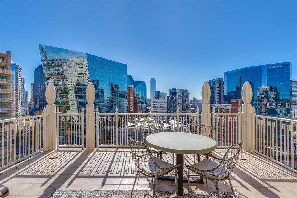 2555 Pearl Street - Photo 1