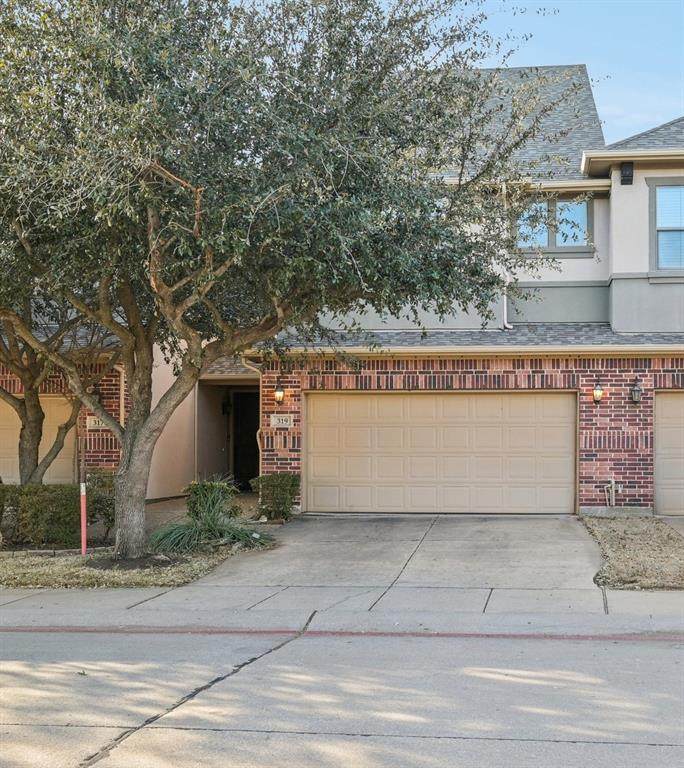 319 Phoebe Drive - Photo 1