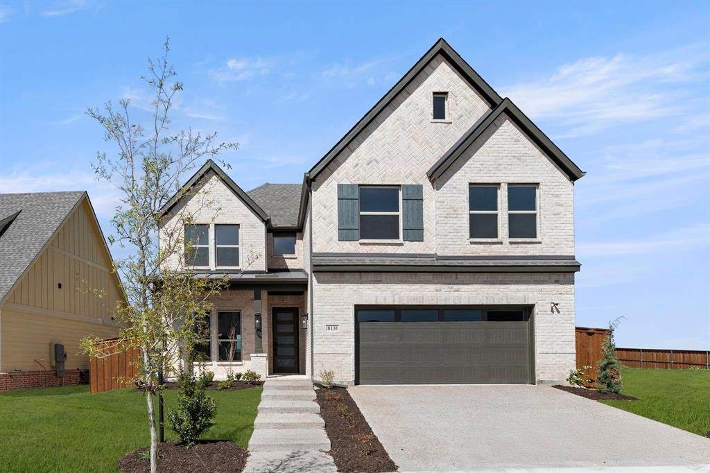 813 Golden Galaxy Way - Photo 1