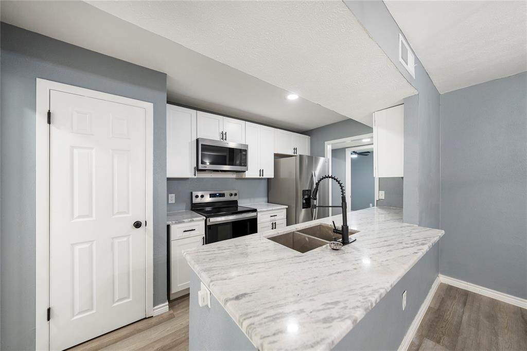 2517 Clearwood Drive - Photo 1
