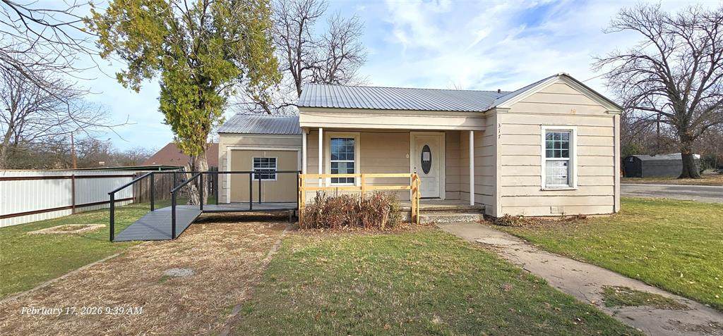317 10th Street - Photo 1