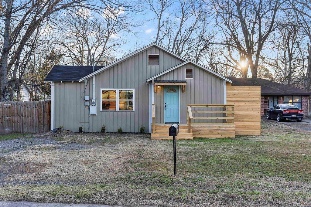 510 Hogg Street - Photo 1