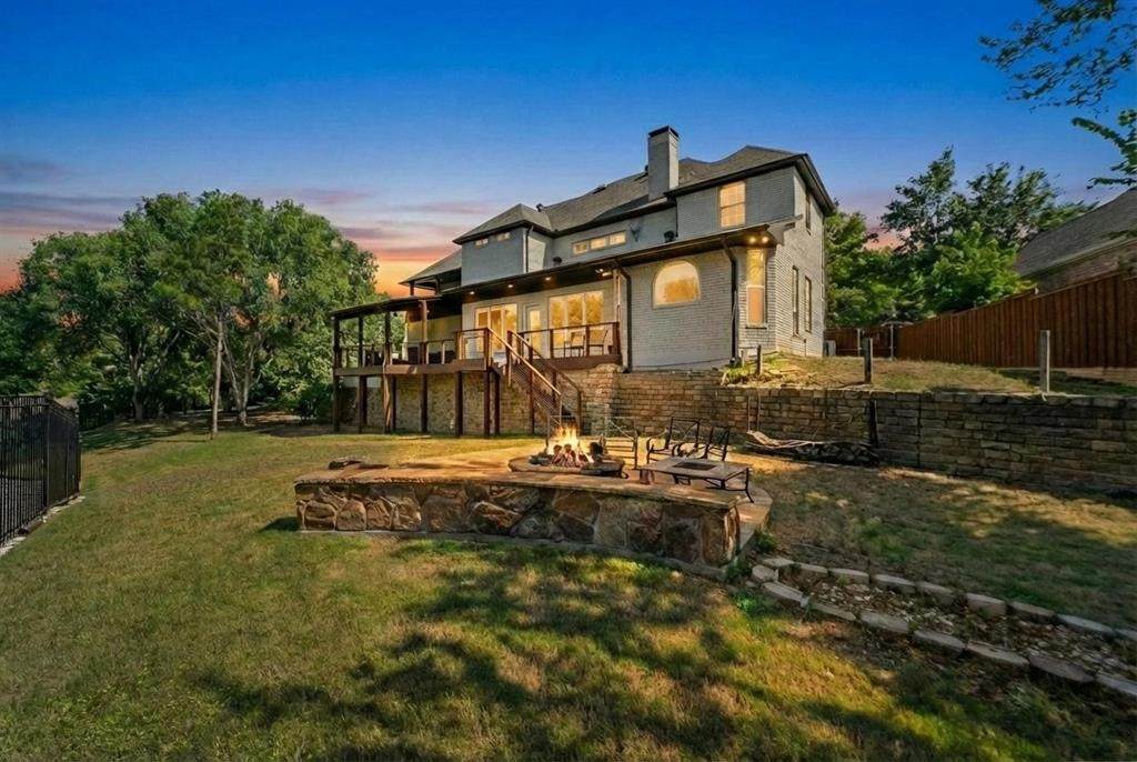 621 Somerset Drive - Photo 1
