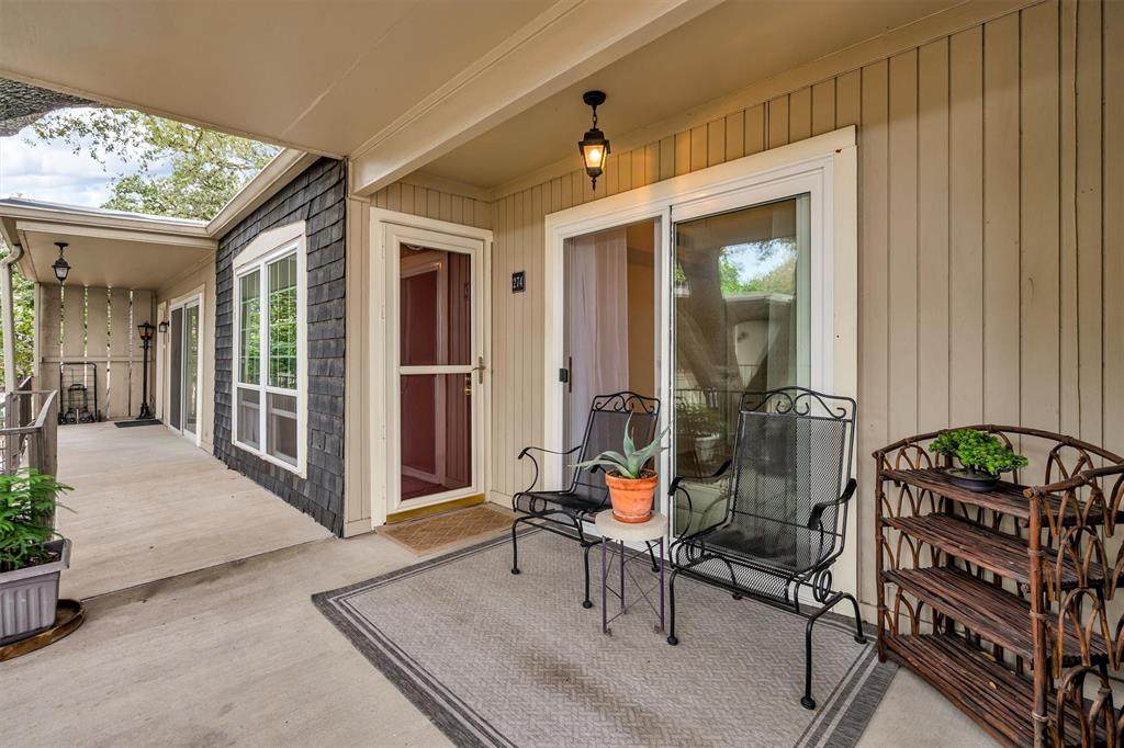 5305 Fleetwood Oaks Avenue - Photo 1