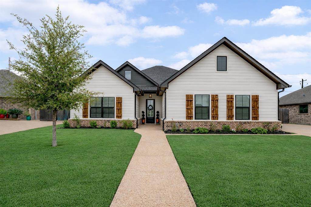 808 Gallant Fox Road - Photo 1