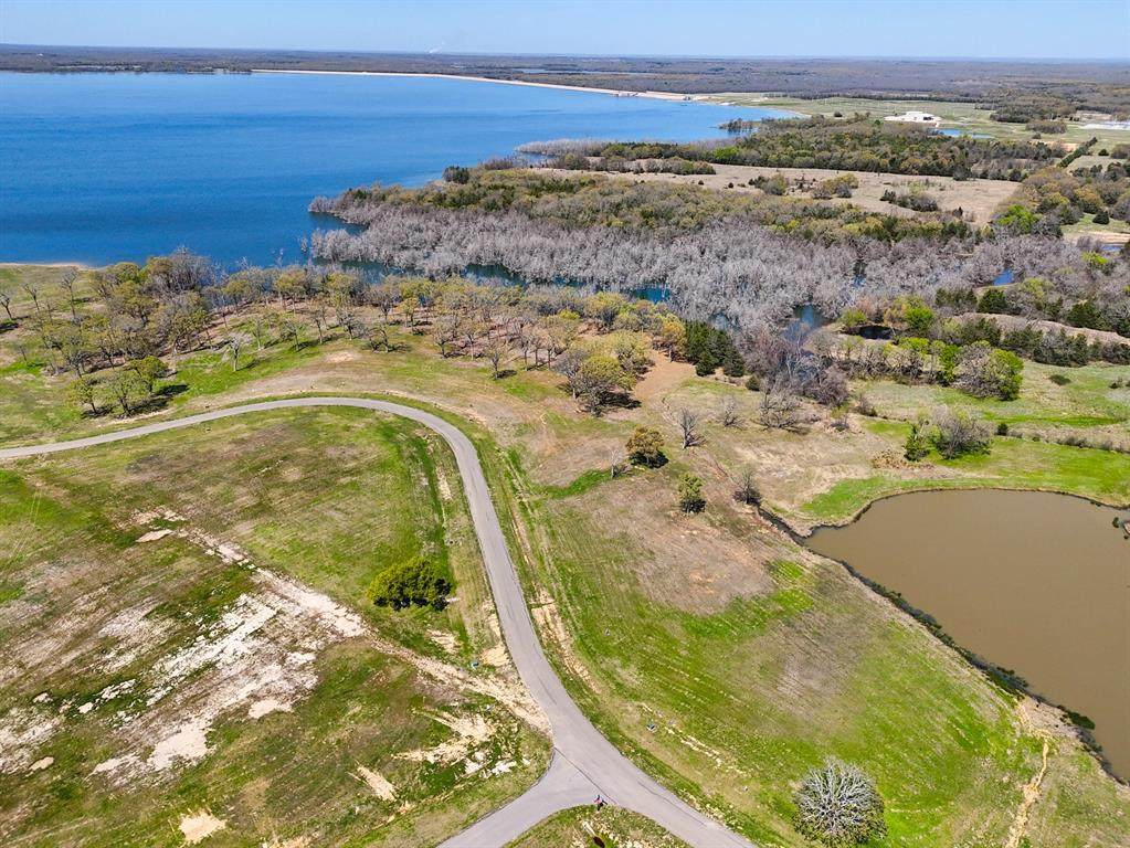 410 Peninsula Drive - Photo 1