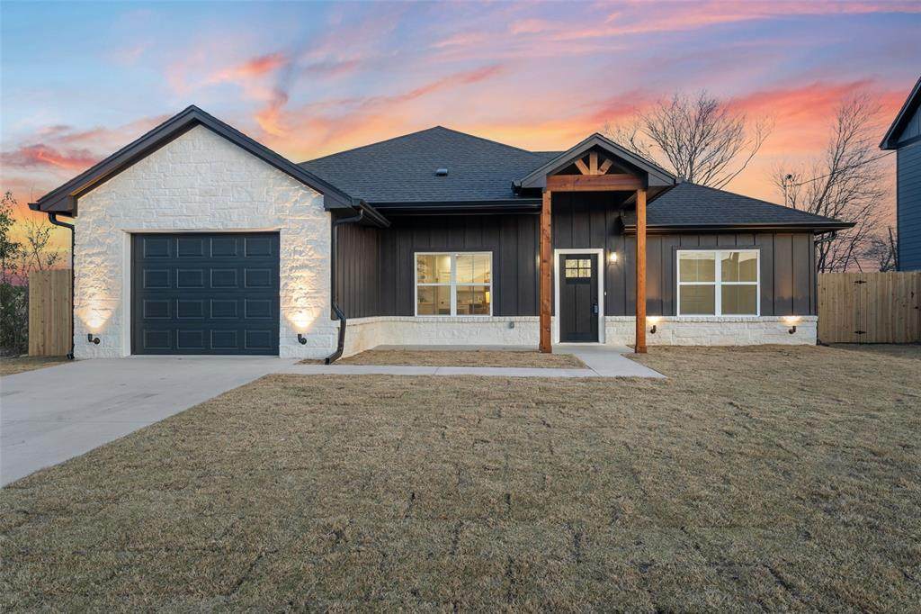 1628 Ewing Street - Photo 1