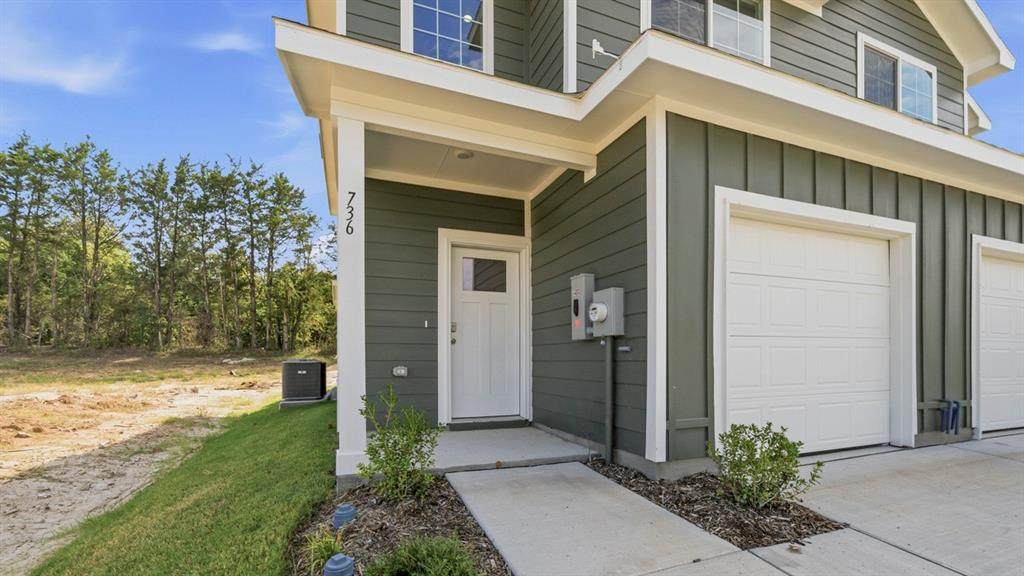 736 Stonewood Drive - Photo 1