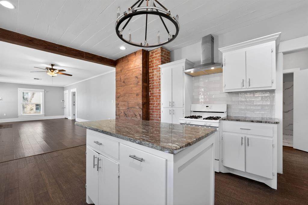 528 31st Street - Photo 1