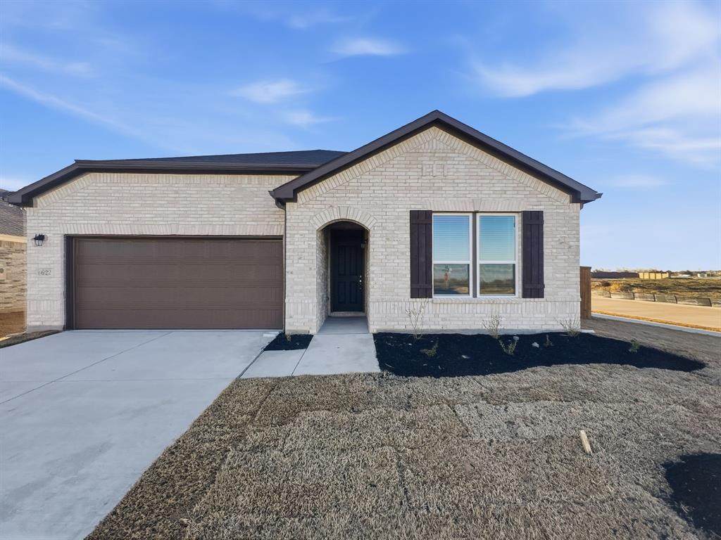 622 Saxony Drive - Photo 1