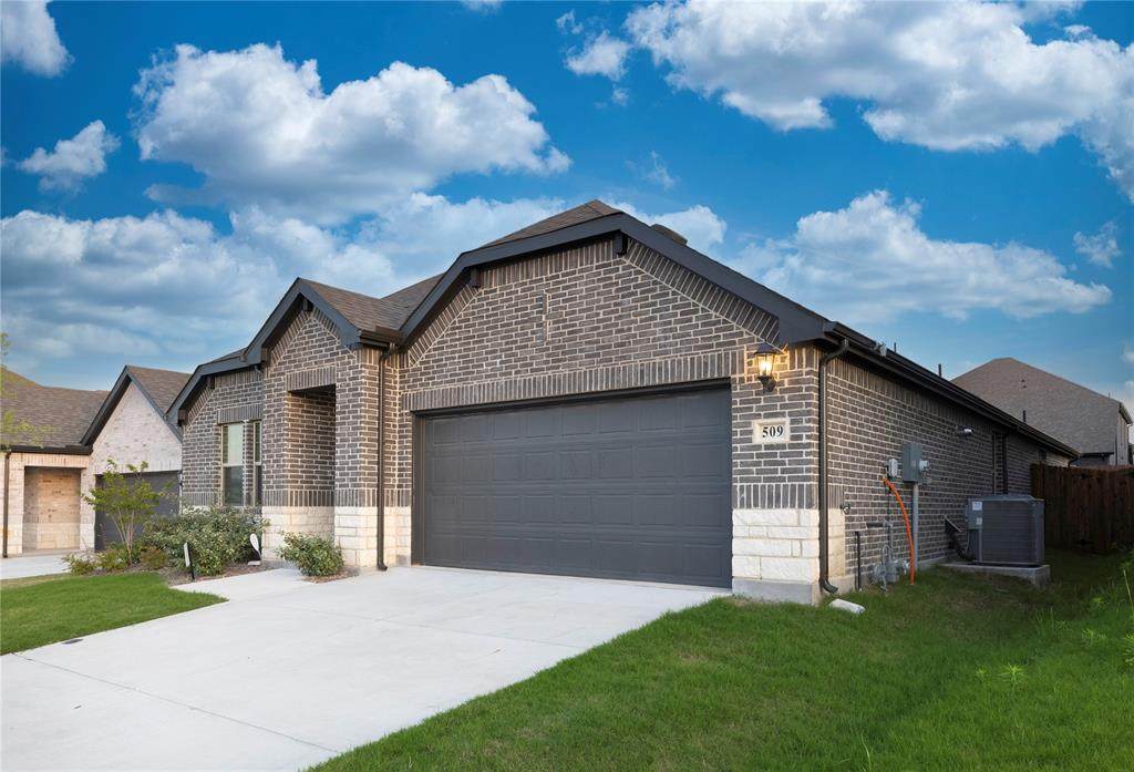 509 Whispering Winds Trail - Photo 1