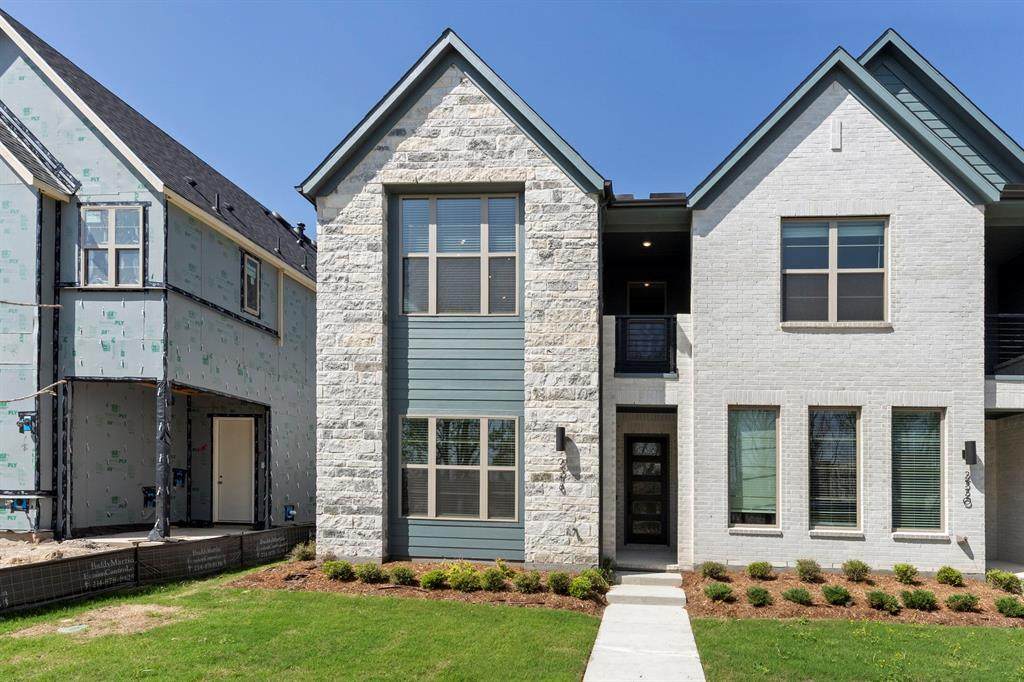 2518 Campden Mews - Photo 1