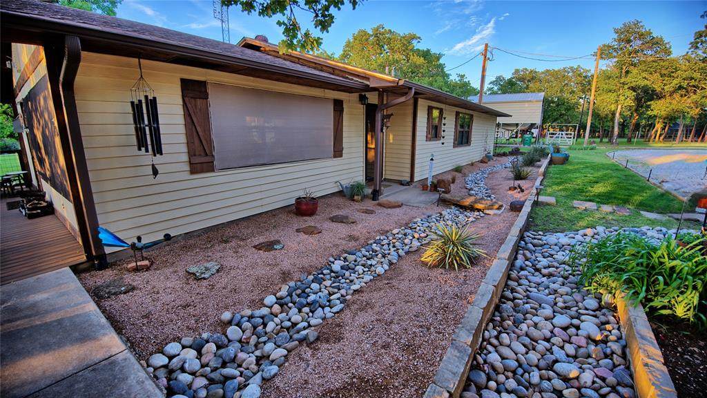 858 Ford Road - Photo 1