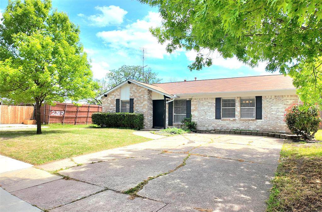 2510 Larchmont Drive - Photo 1