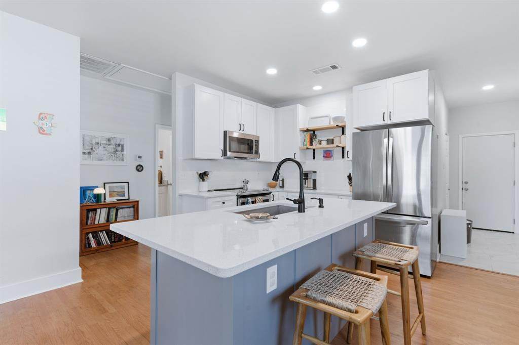 2410 Catherine Street - Photo 1
