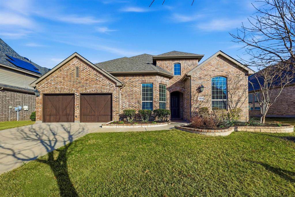 1008 Bluff Way - Photo 1