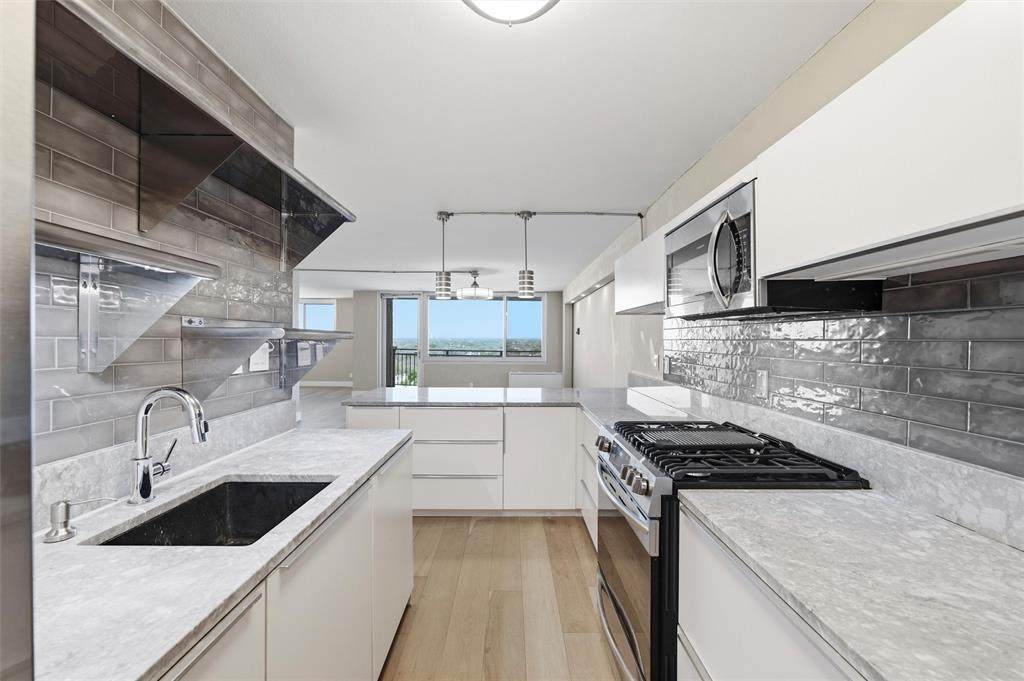 3883 Turtle Creek Boulevard - Photo 1