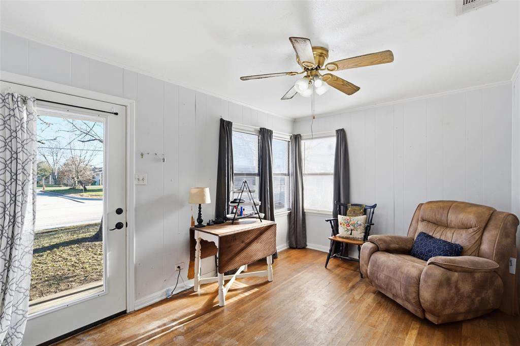 1503 10th Street - Photo 1