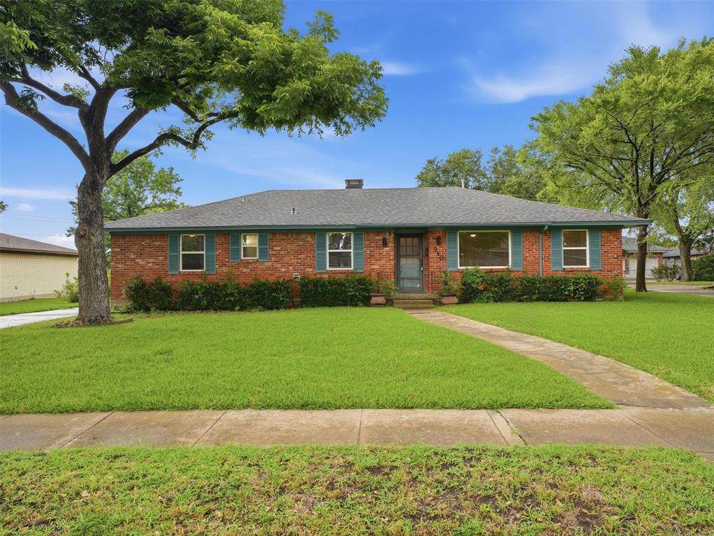 910 Worcester Lane - Photo 1