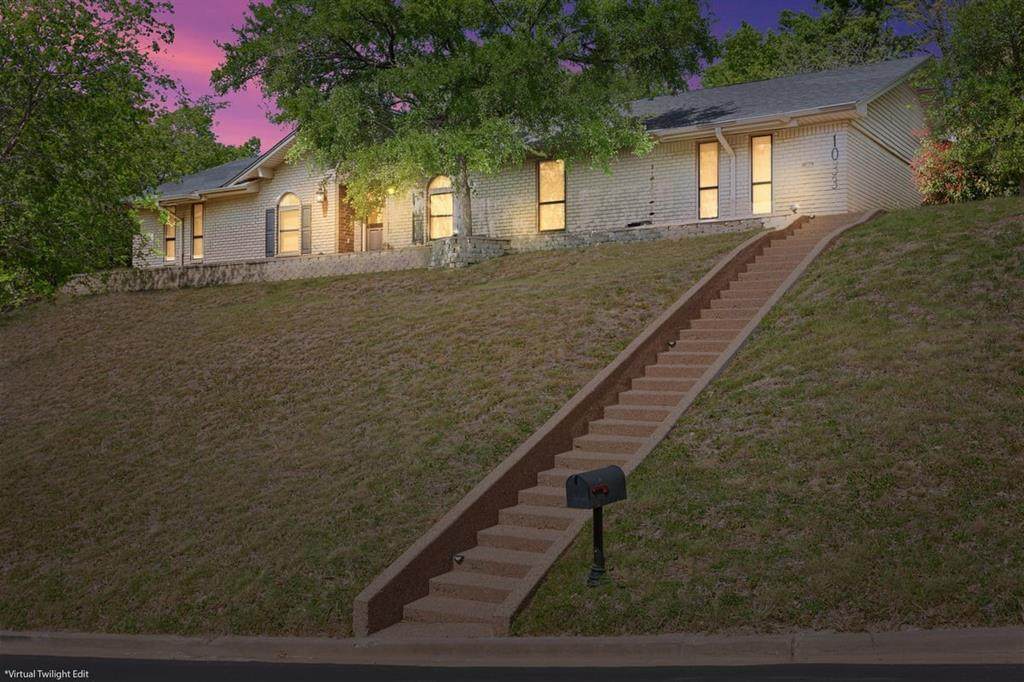 1033 Wedgewood Drive - Photo 1