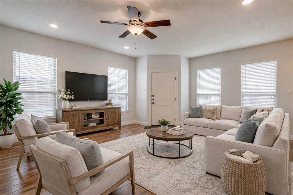 4912 Ridglea Hills Court - Photo 1