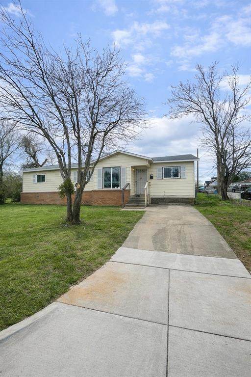 1413 Lindsey Street - Photo 1