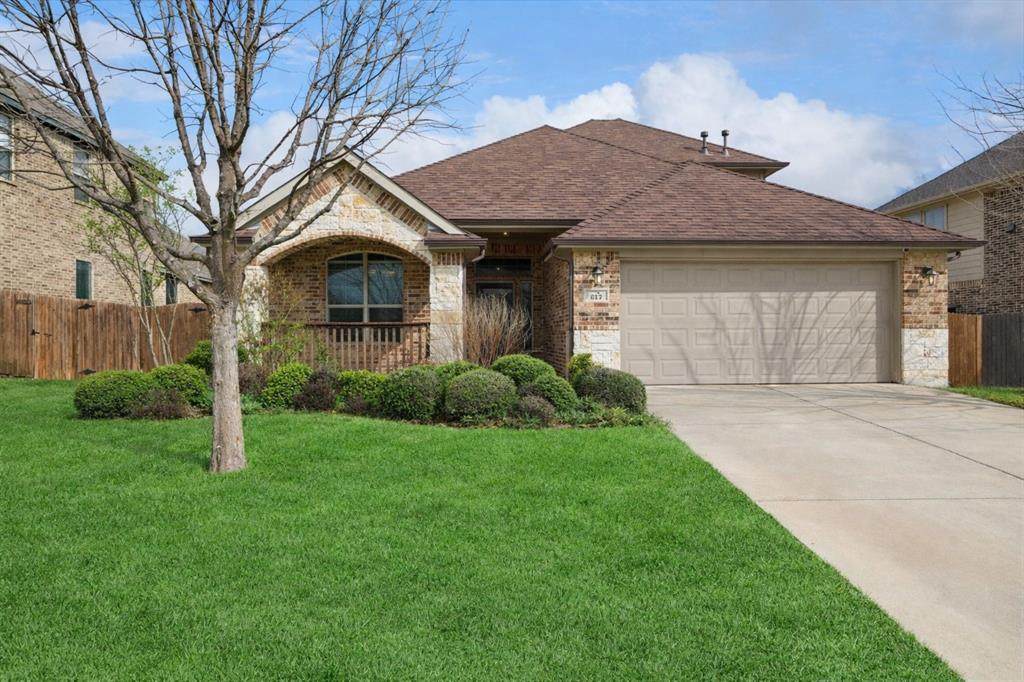 612 Ravenwood Drive - Photo 1