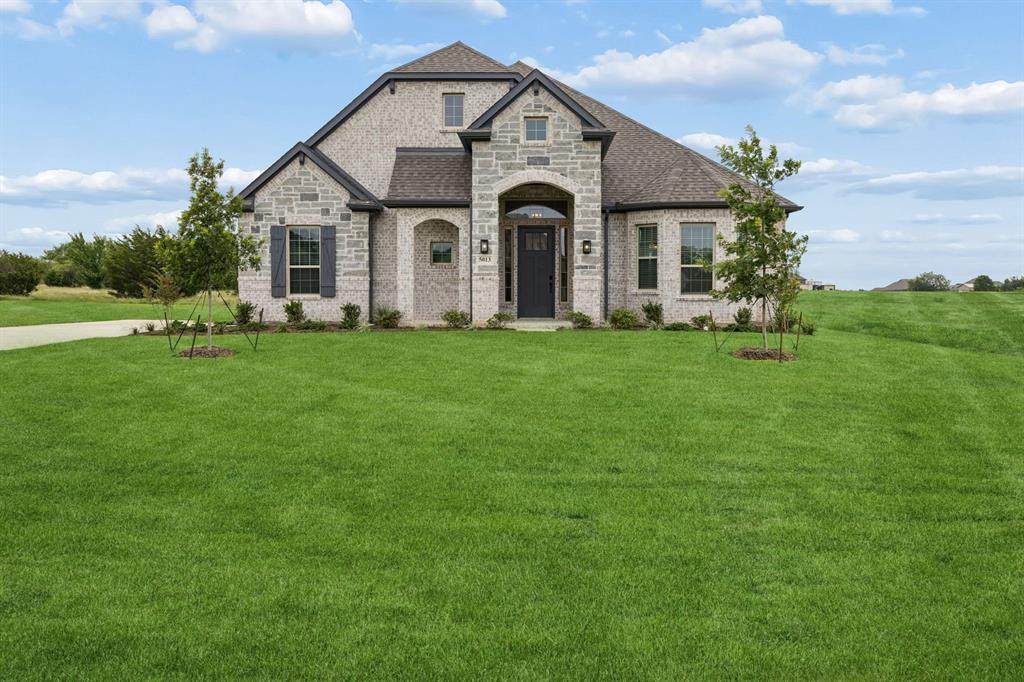 5013 Valley View Drive - Photo 1