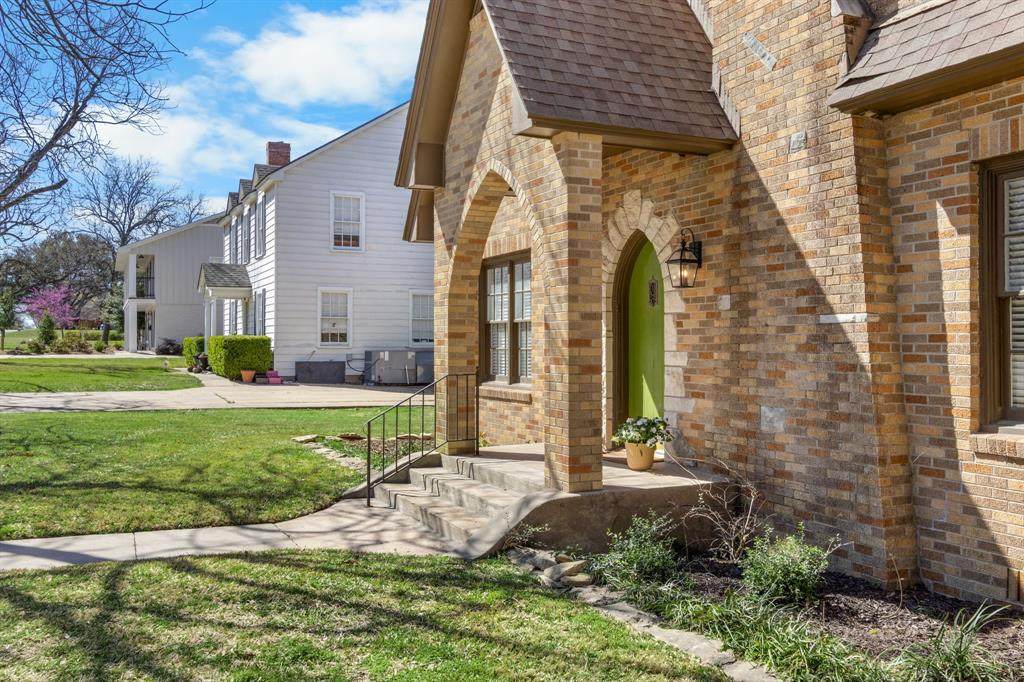 2815 Cumberland Avenue - Photo 1