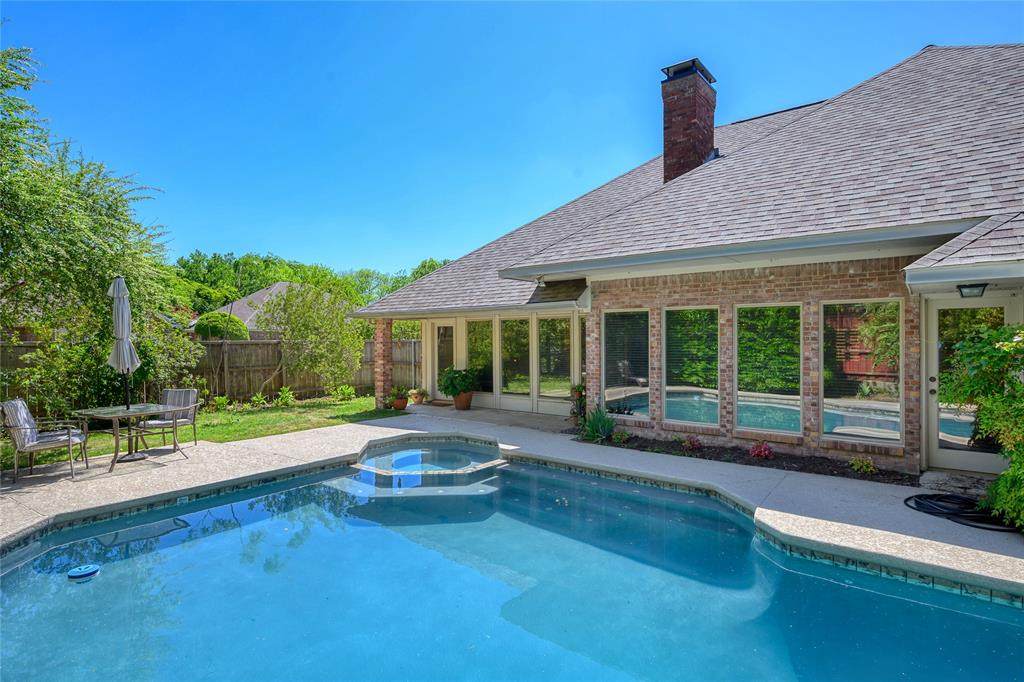 401 Cove Circle - Photo 1