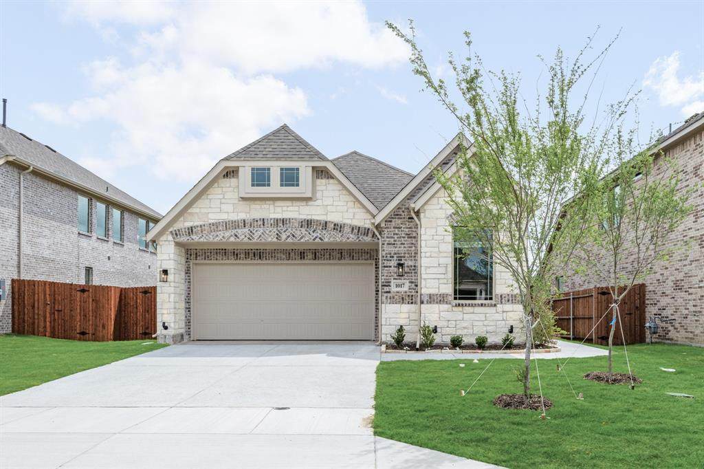 1017 River Oaks Drive - Photo 1