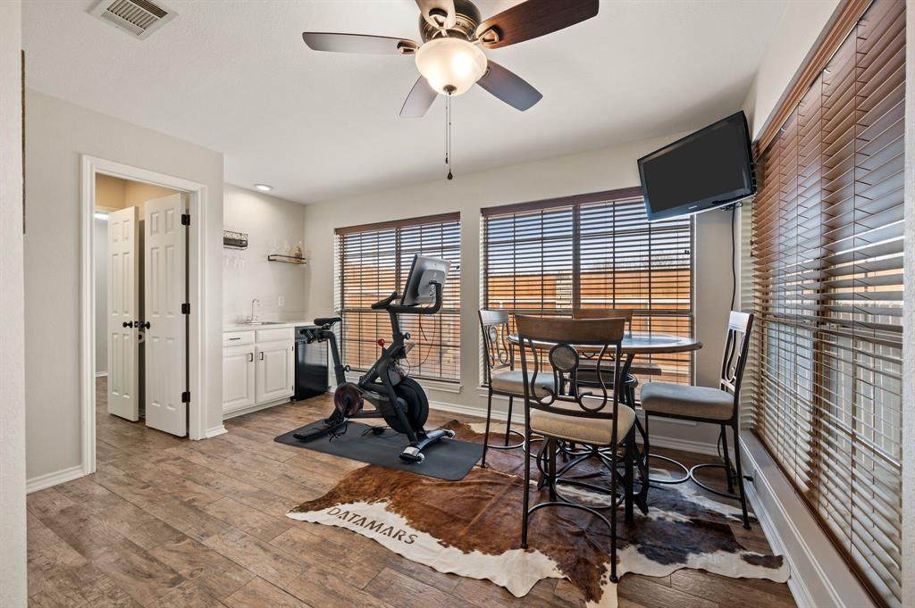 139 Runaway Bay Drive - Photo 1