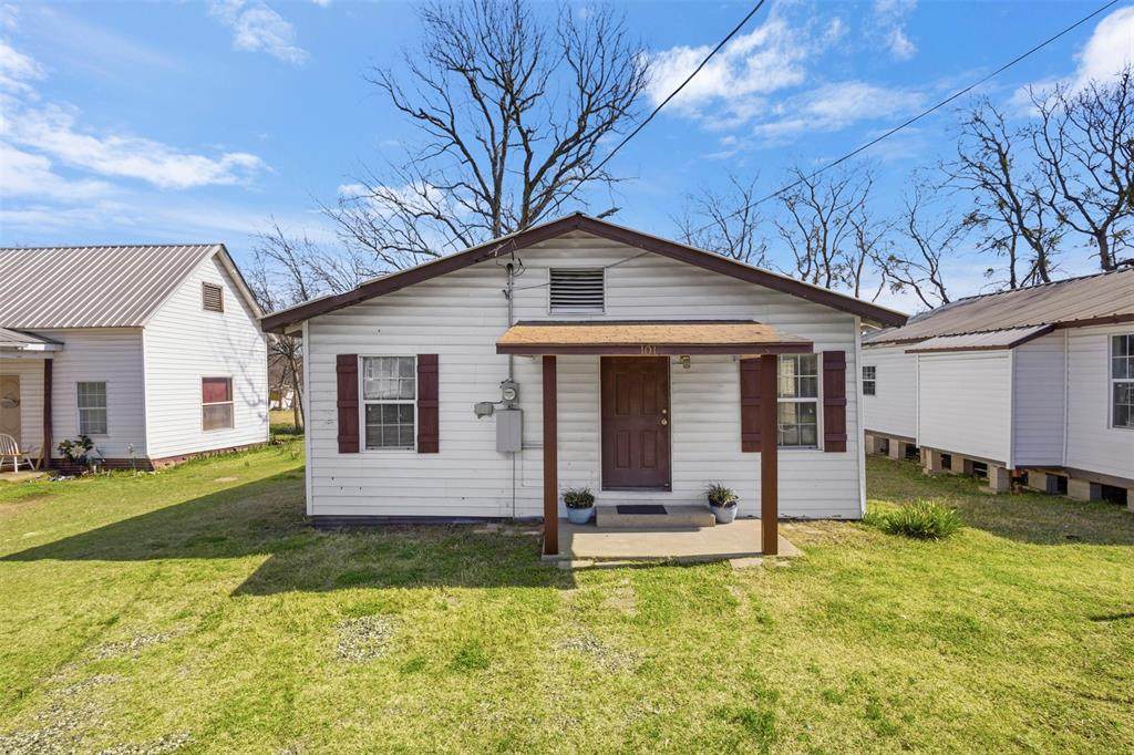 1017 South 15th - Photo 1