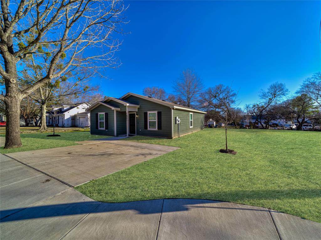 921 9th Street - Photo 1