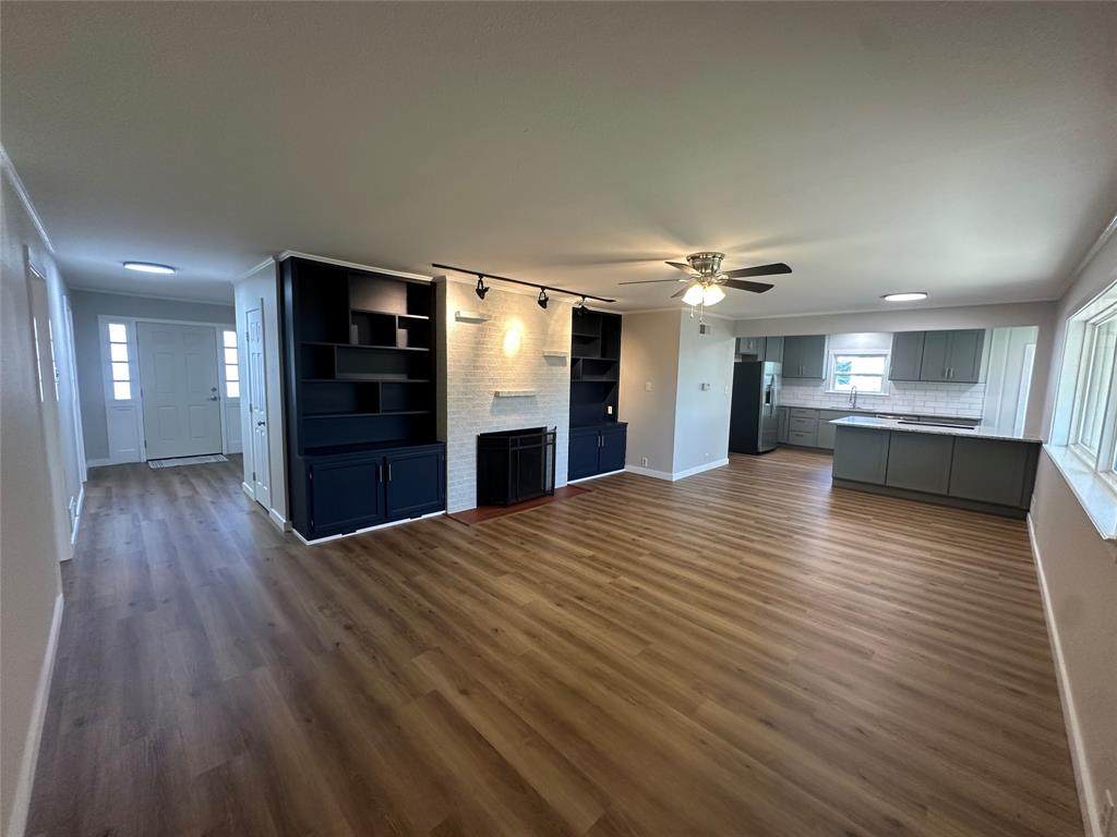 1803 Alexander - Photo 1