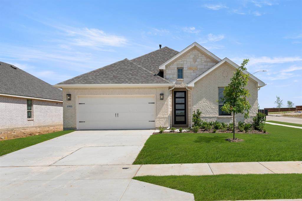2423 Liberty Crossing Avenue - Photo 1